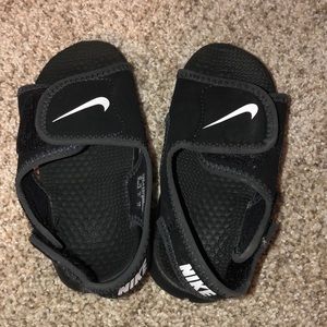 Toddler Nike Sandals.